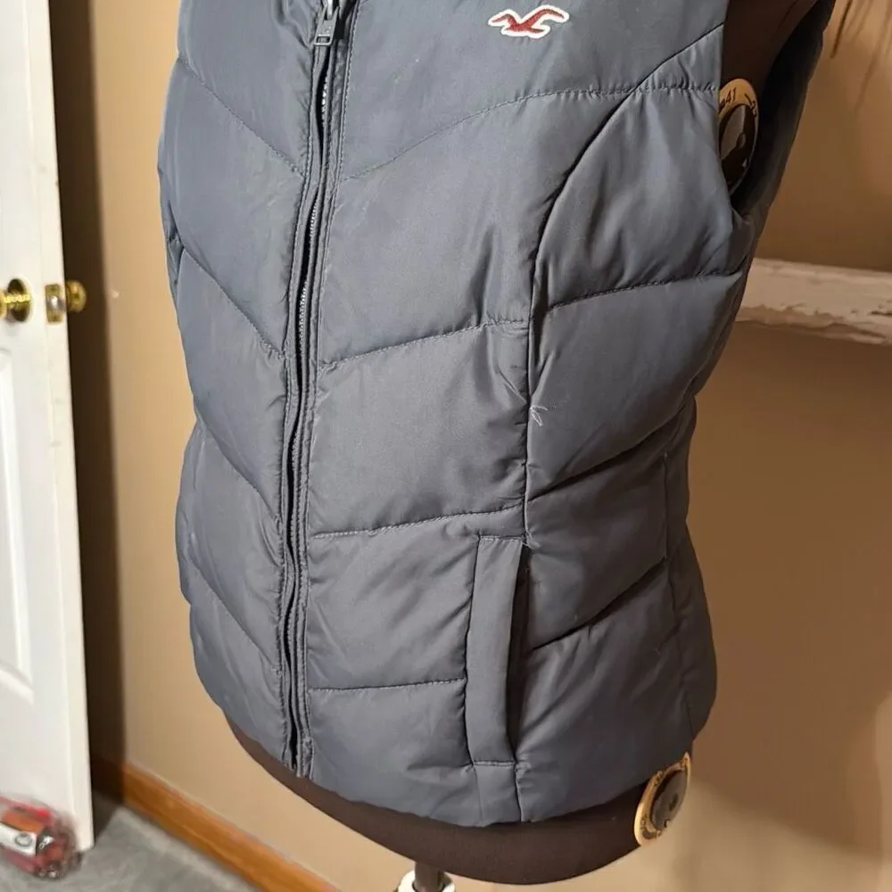 Hollister Co dark gray women’s down filled puffer vest‎ size large y2k winter
